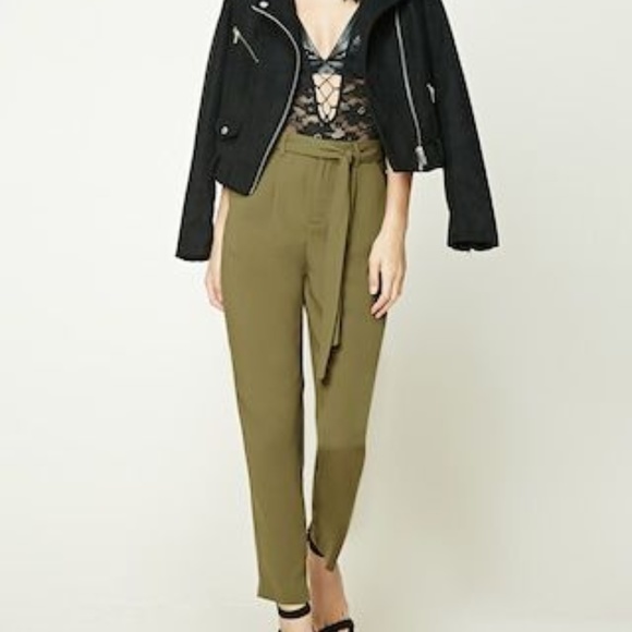 Women's Front Tie Taper Paper Bag Pant - Picture 2 of 6
